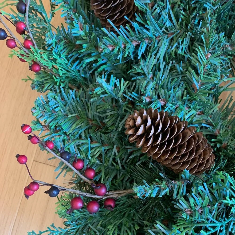 Frontgate EUC 18 Inch Christmas Wreath